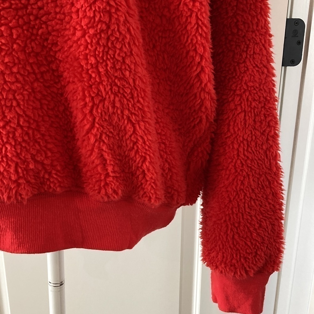 Disney Mickey Mouse medium top red fuzzy - Picture 5 of 11